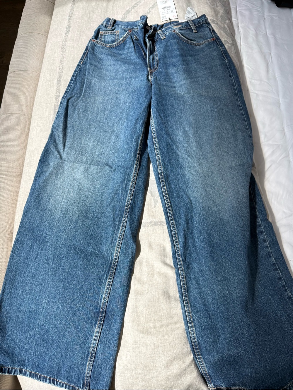 Zara Wide-Leg Jeans in Medium Blue Wash
